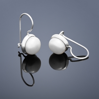 Perlové náušnice Buka stredná - biele perly
