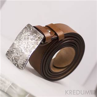 KREDUM® Hynek Kalista Kožený opasek - kovaná nerezová spona - Mistr 4X Archeos, barva skořicově hnědá - KS7004C