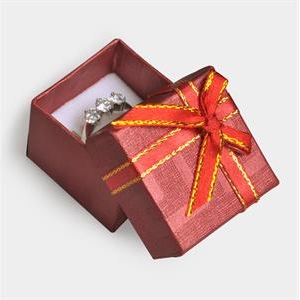 Strieborná darčeková krabička na prsteň