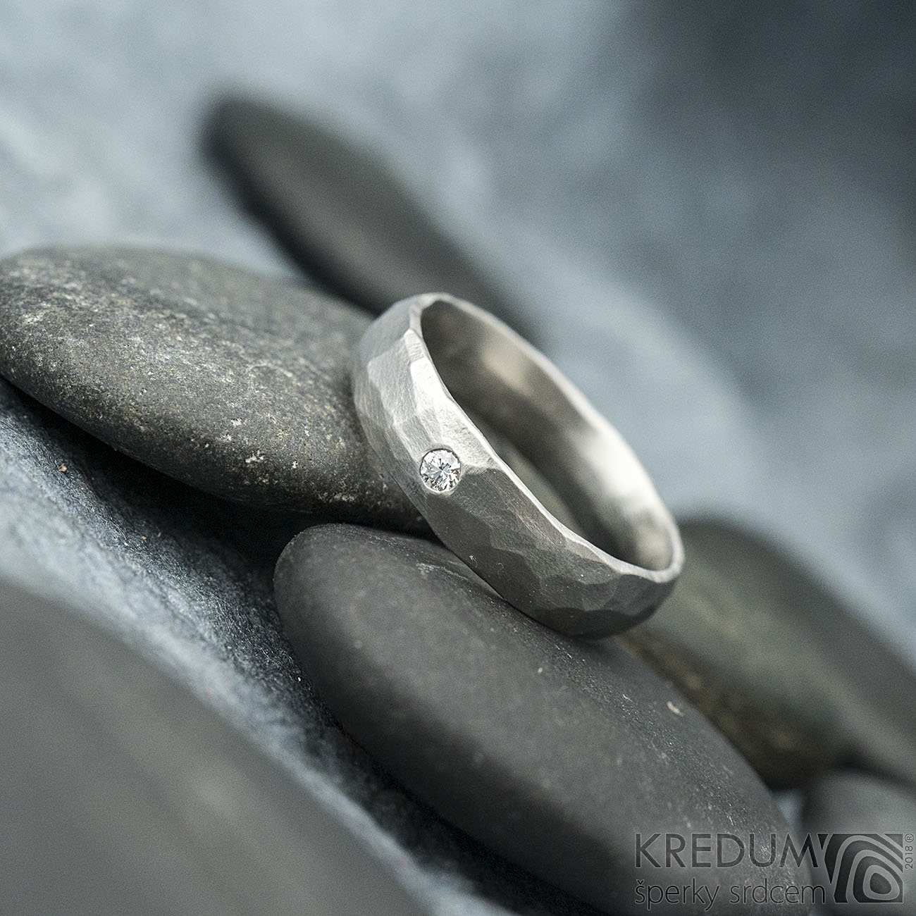 Kovaný oceľový prsteň Klasik Draill, diamant 2mm