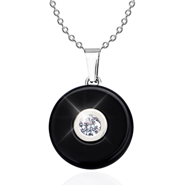 Čierny keramický náhrdelník so zirkónom