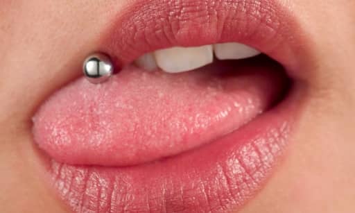 Piercing v jazycích