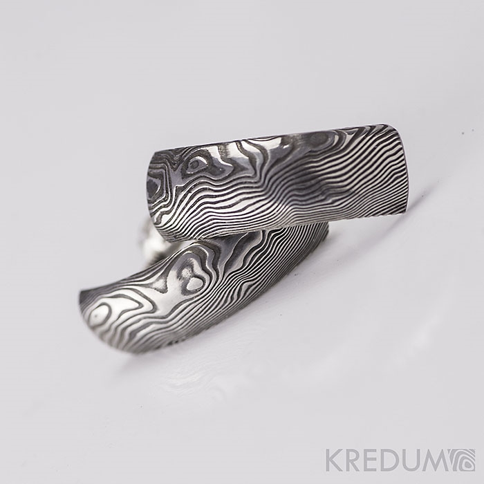 Kované nerezové damasteel naušnice - Moon