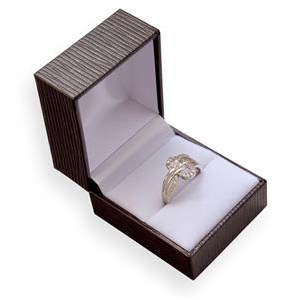 Hnedá koženková krabička na prsteň