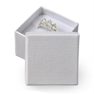 Malá darčeková krabička na prsteň - biela
