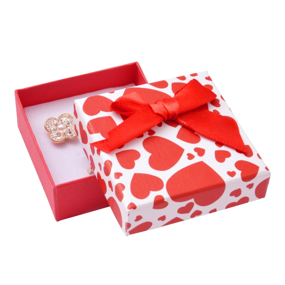 Darčeková krabička na súpravu šperkov so srdiečkami