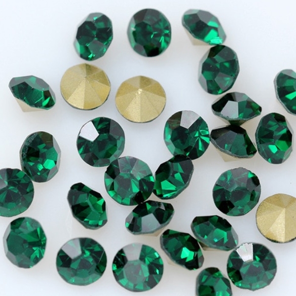 Sklenený šaton SS16 - 3,2 mm, 10ks / bal., Emerald