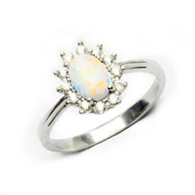 Strieborný prsteň s bielym opál a zirkónmi