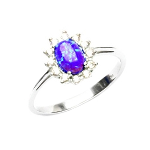Strieborný prsteň s fialovým opál a zirkónmi