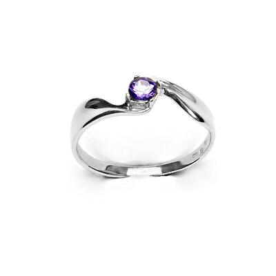 Strieborný prsteň s fialovým zirkónom