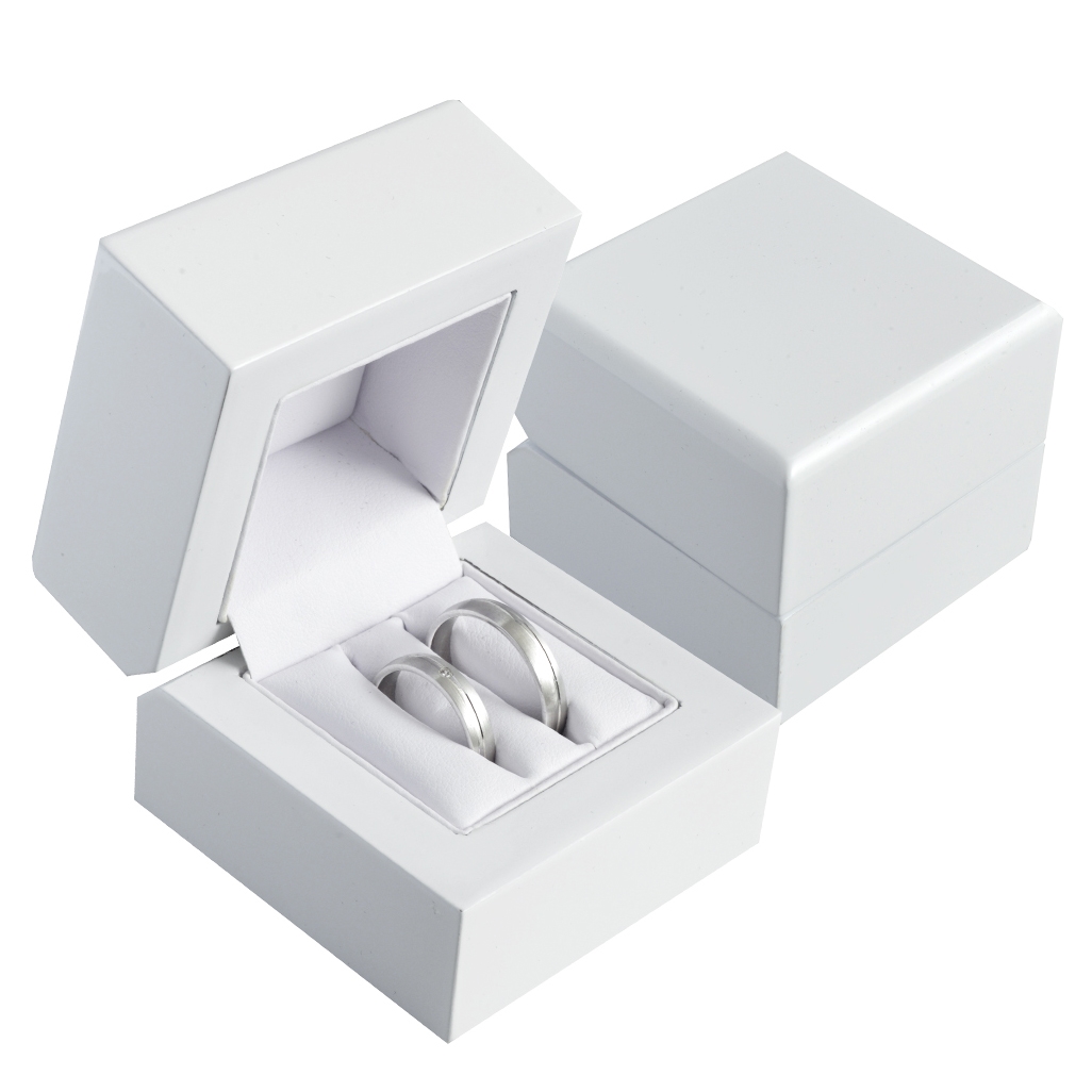 Biela drevená darčeková krabička na svadobné obrúčky