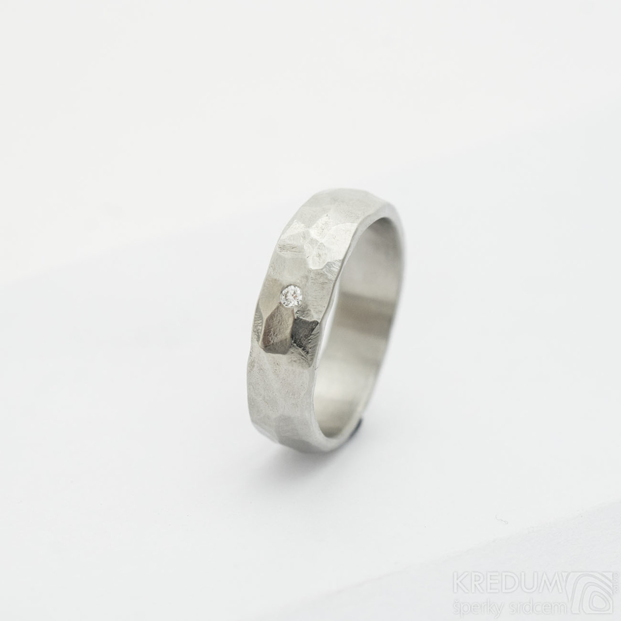 Kovaný oceľový prsteň Klasik Draill, diamant 1.5mm