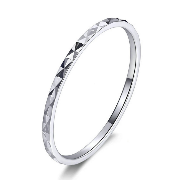 Strieborný prsteň minimalistický