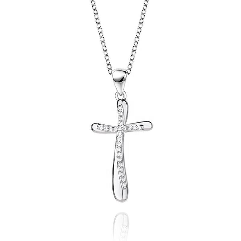 Strieborný náhrdelník s krížikom