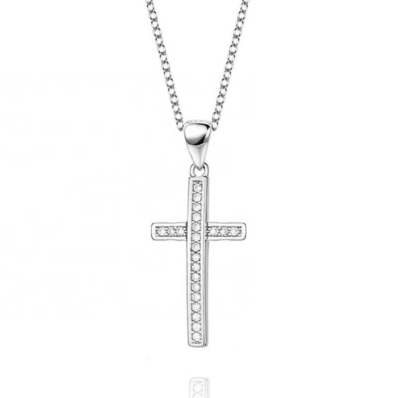 Strieborný náhrdelník s krížikom
