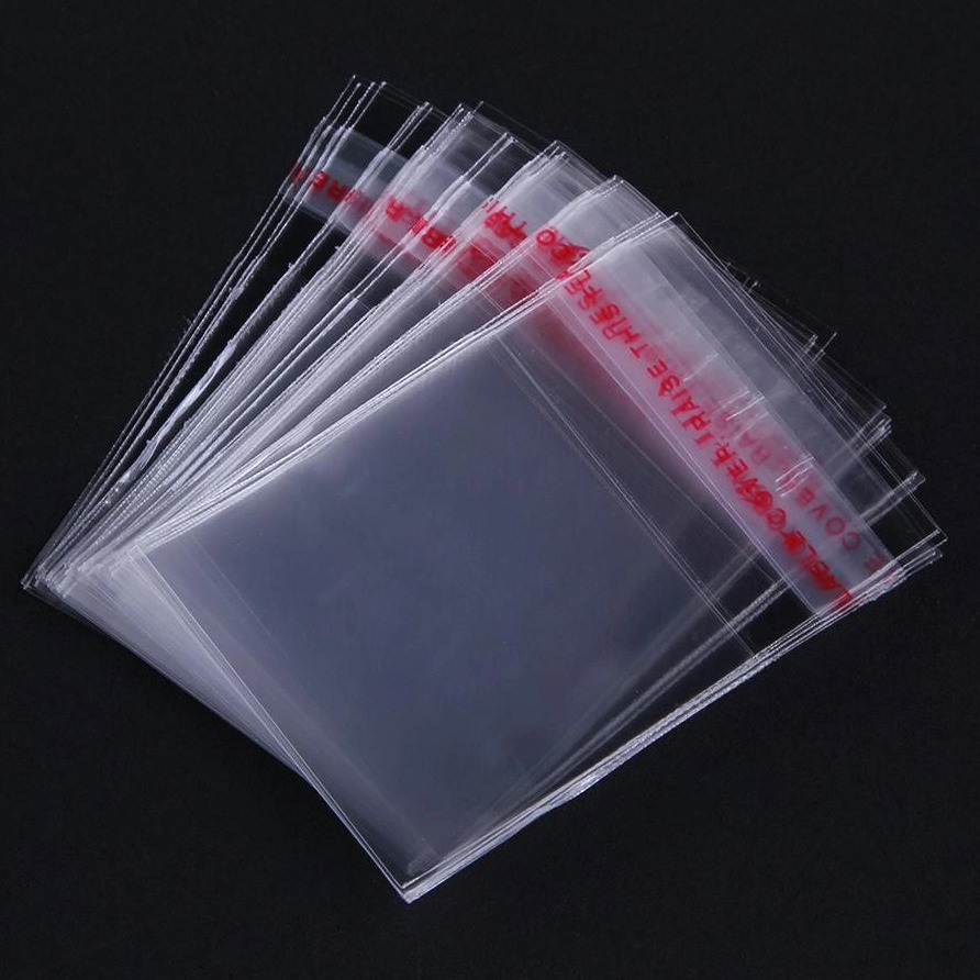 Celofánové vrecká s chlopňou a lepiacim prúžkom 40 x 40 mm