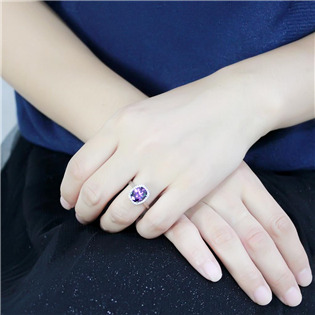 Ocelový prsten s fialovým kamenem
