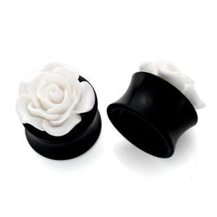 Levně Akylátový plug s bílou růží, průměr 18 mm - PL01192-18
