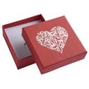Červená dárková krabička na soupravu šperků s ornamentálním srdcem