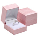 Růžová koženková krabička na prsten