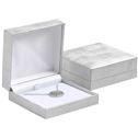 Stříbrná koženková krabička na náhrdelník nebo řetízek