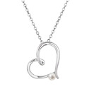 Stříbrný náhrdelník srdce s malou bílou říční perličkou